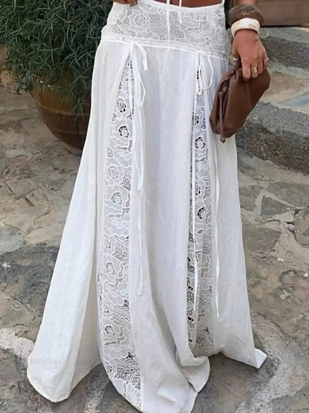 White Elegant Women's Lace Patchwork Overlocked Hem Skirt - Picture 2 of 4